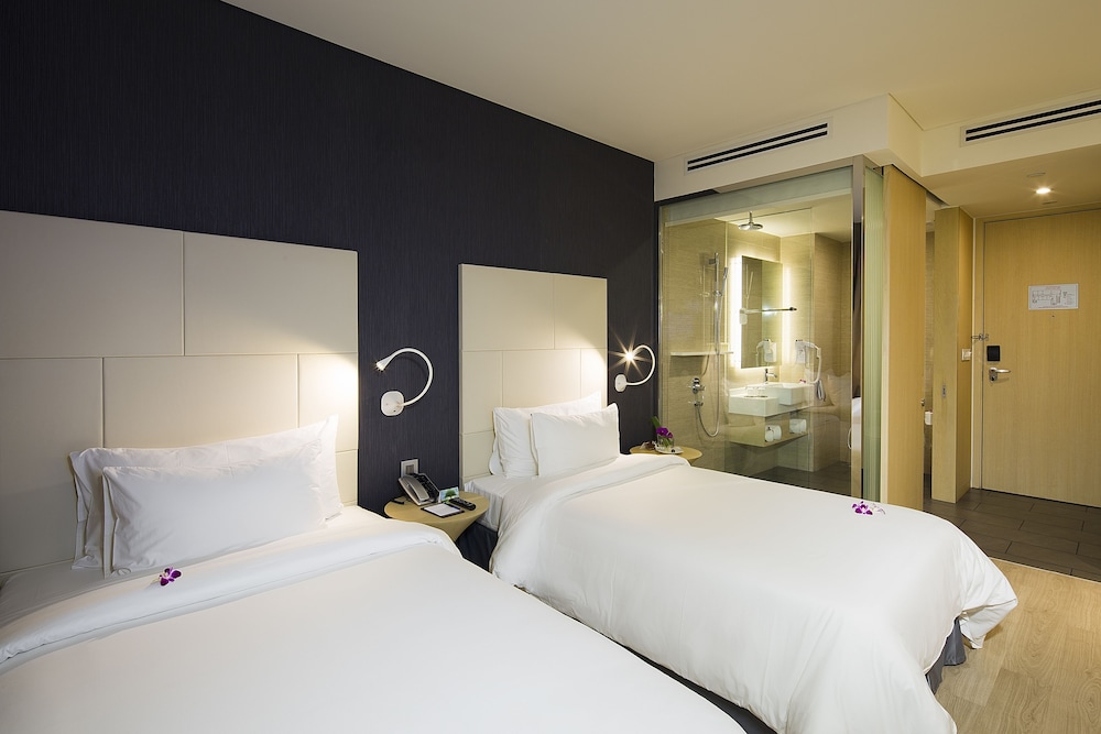 Liberty Central Saigon Riverside Hotel 23/67