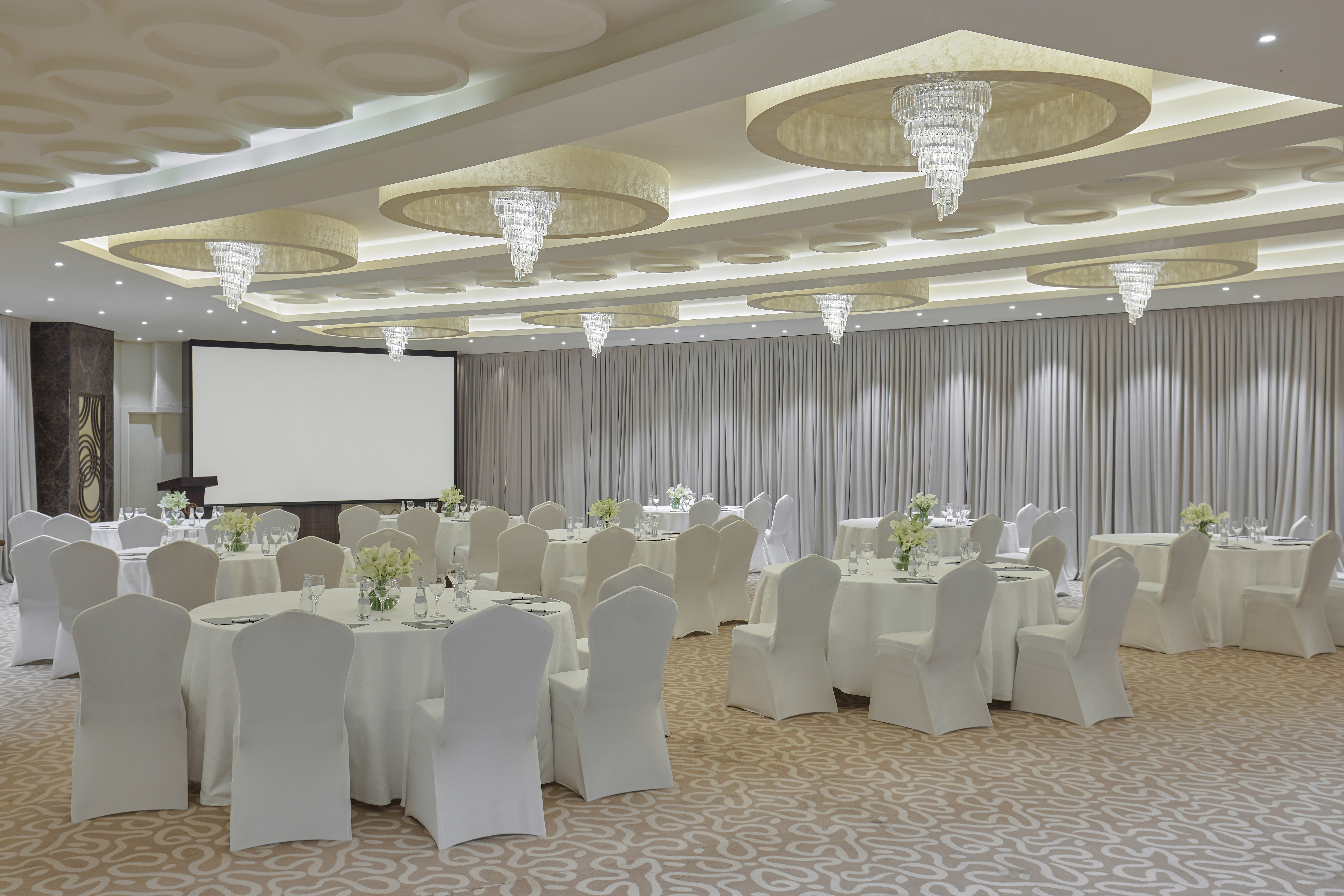 فندق كراون بلازا قصر الرياض(Crowne Plaza Riyadh Palace) 37/50