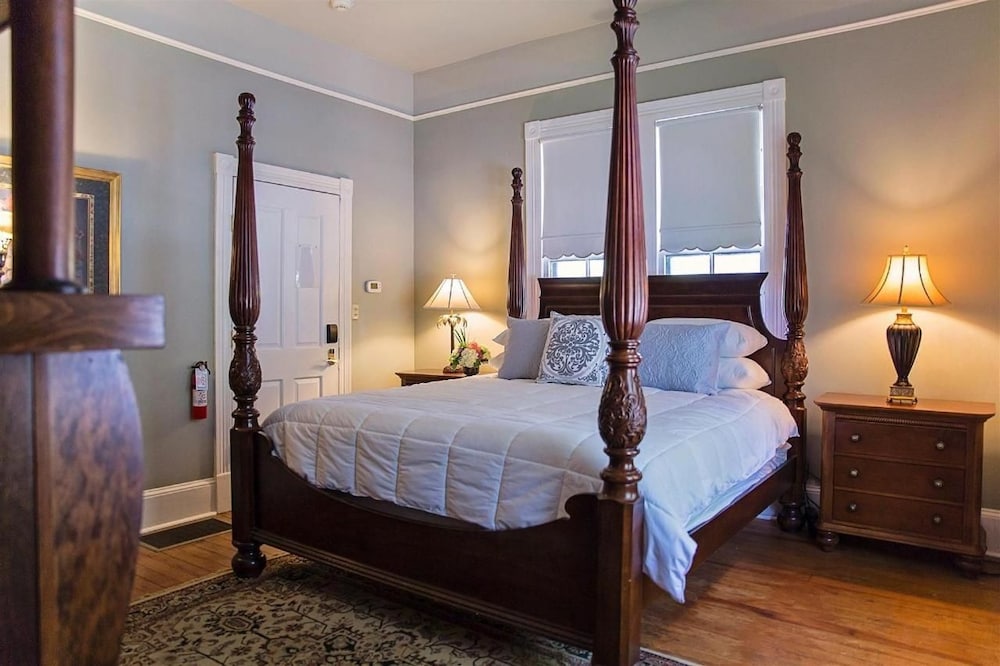 Beaufort Inn 11/64