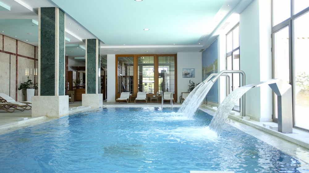 Ionian Blue Bungalows And Spa Resort 11/65