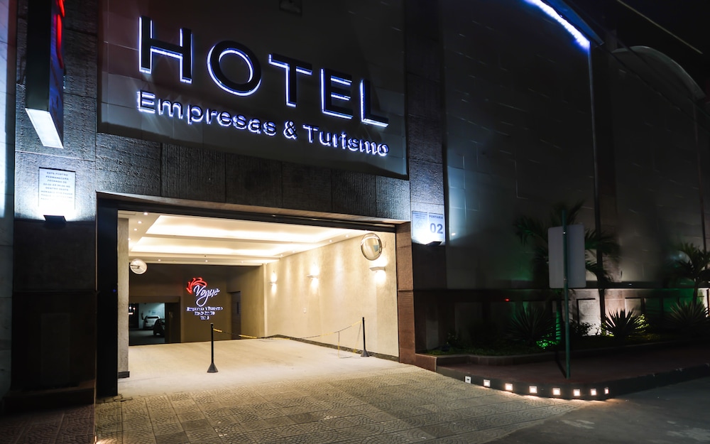 Vogue Hotel 57/60
