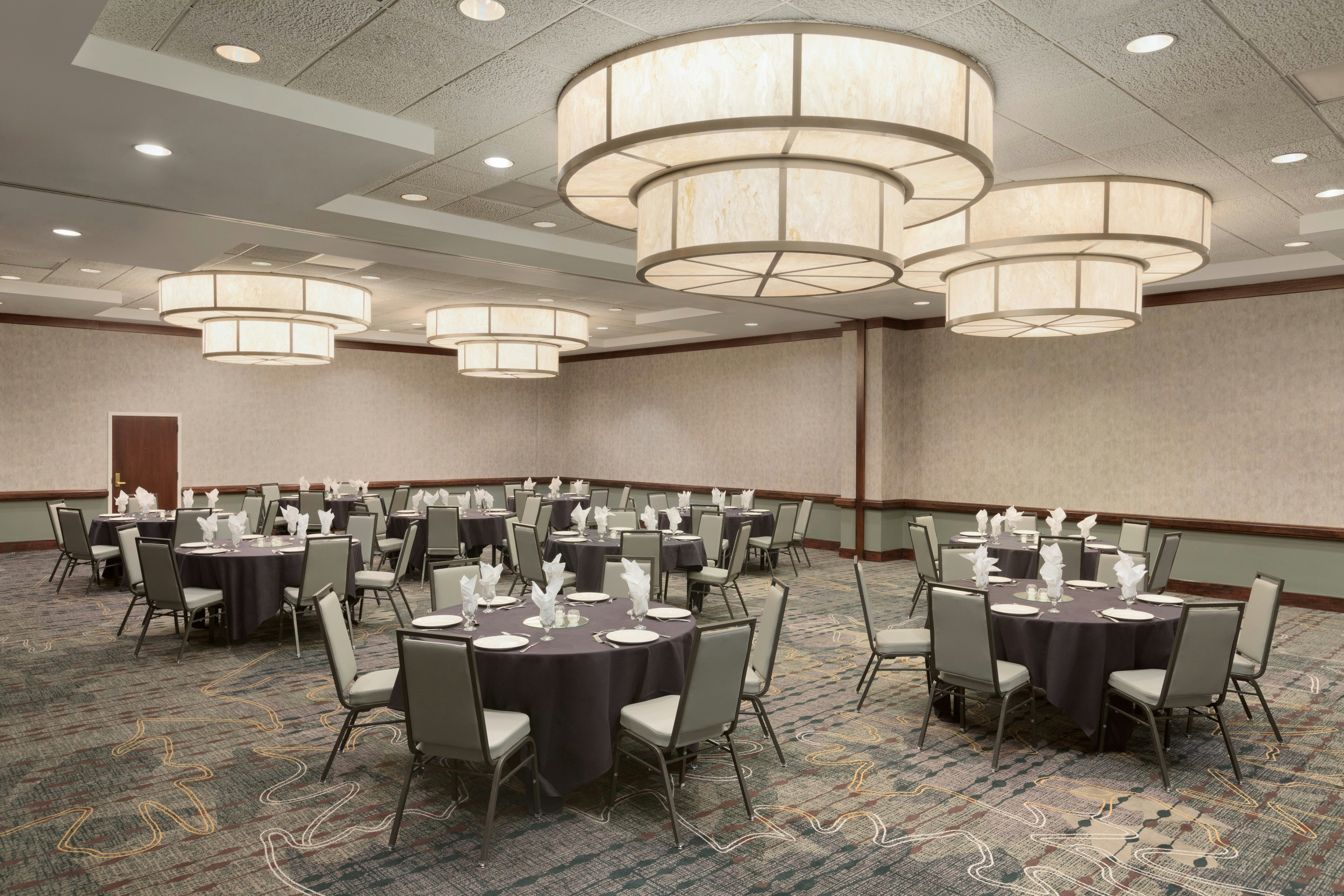 Embassy Suites by Hilton Chicago North Shore Deerfield 58/65