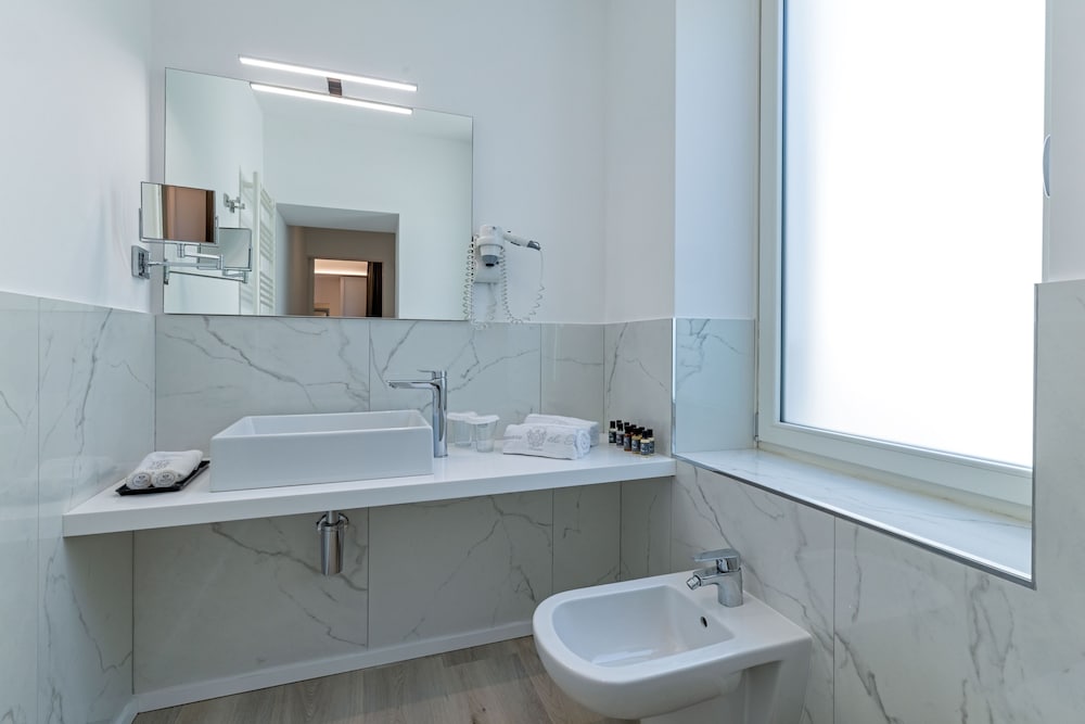 Sanremo Luxury Suites 46/50