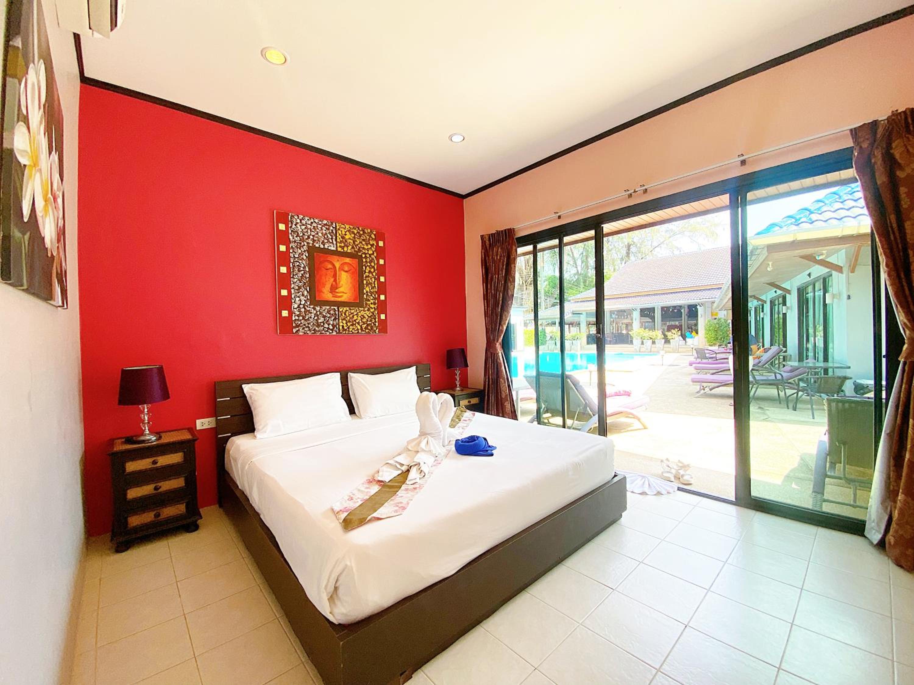 Ma Maison Boutique Hotel in Phuket 8/35