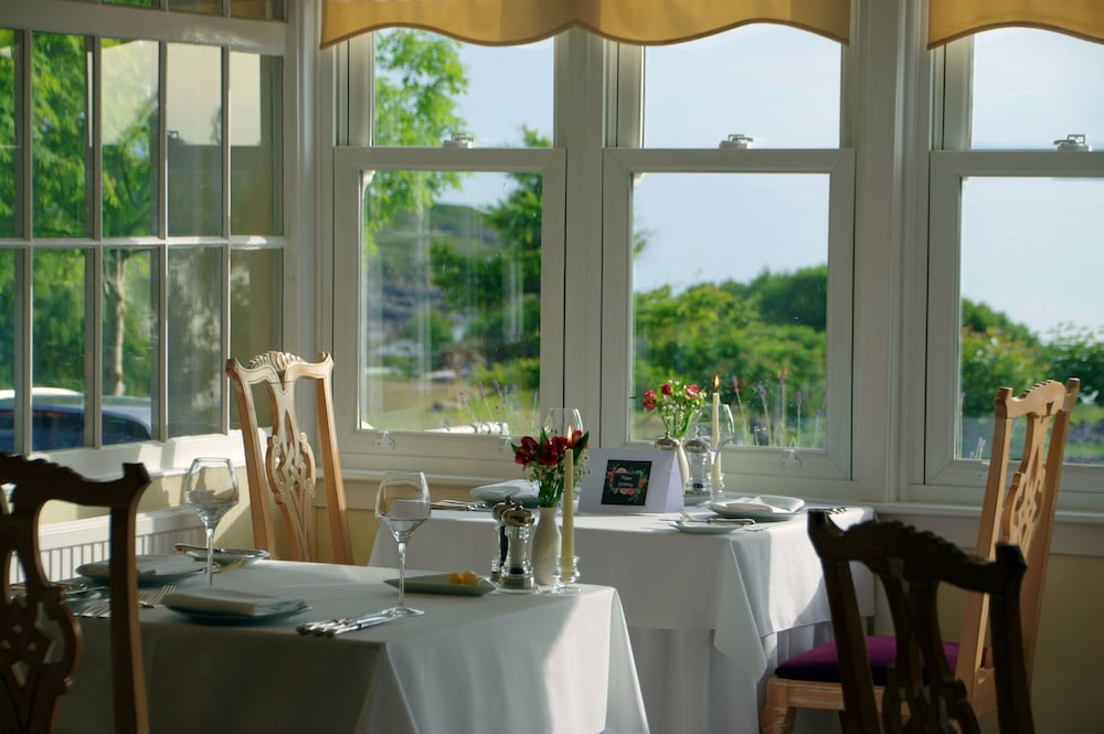 Summer Isles Hotel 33/50