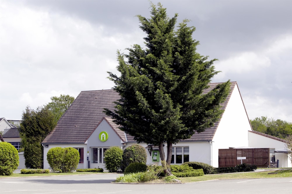 CAMPANILE DREUX 2/59