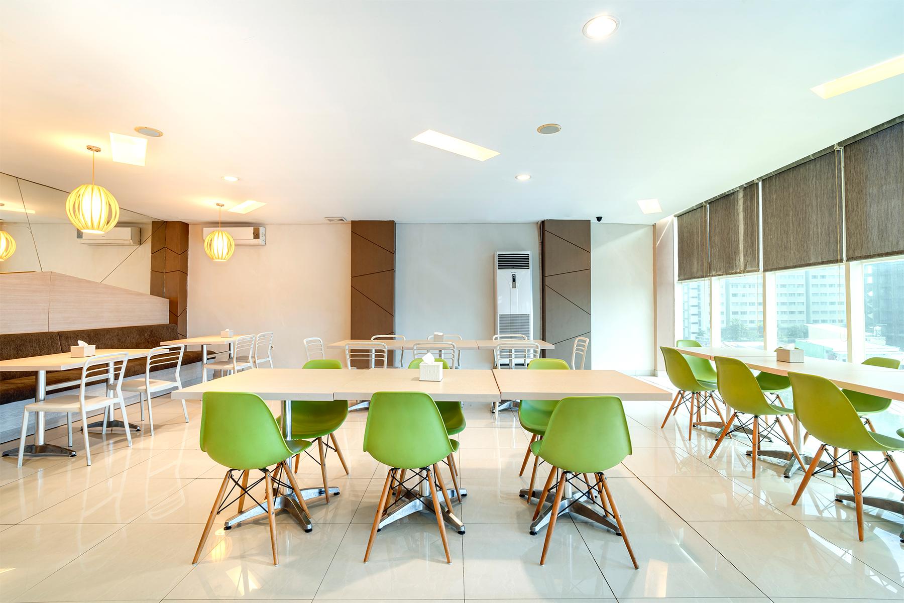 Max Hotel Panakkukang Makassar By LIFE 22/30