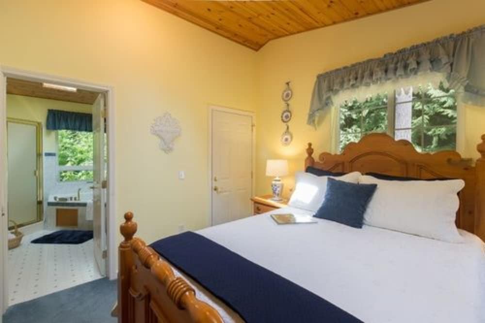 A Hidden Haven & Water Garden Cottages 3/48