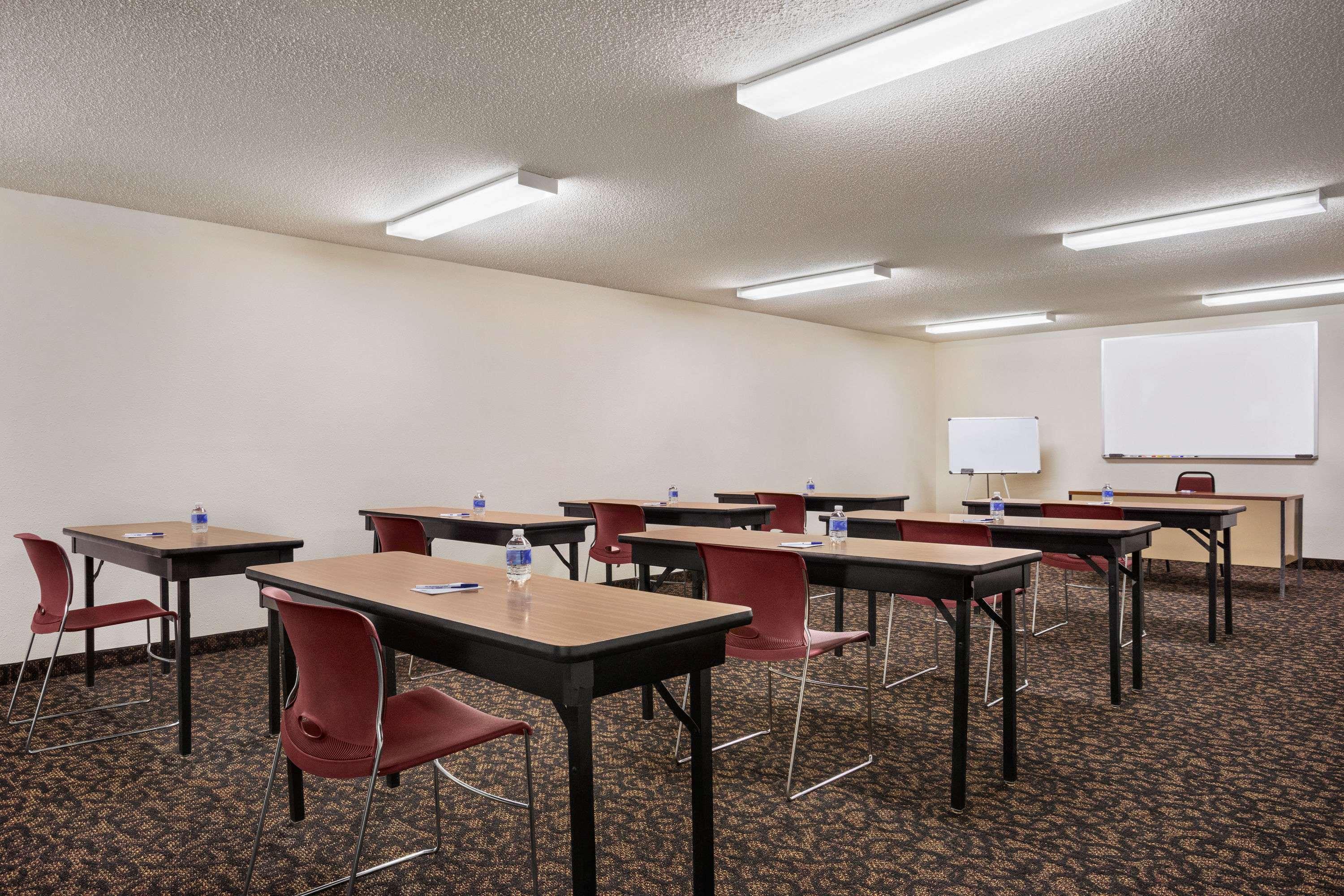Travelodge by Wyndham Morrill 26/30