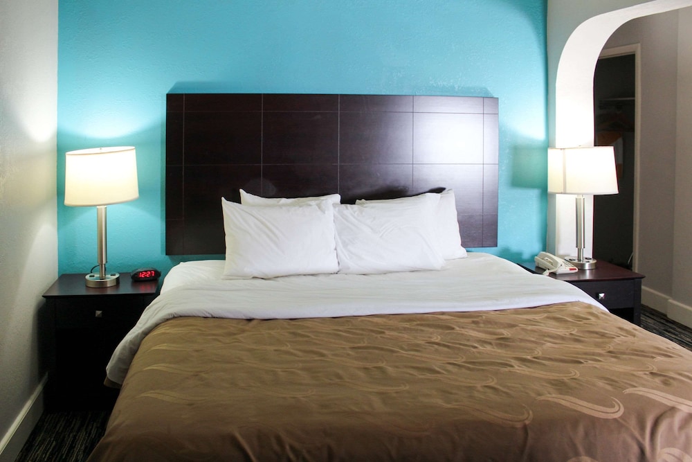 Quality Inn Crossville Near Cumberland Mountain State Park 26/47