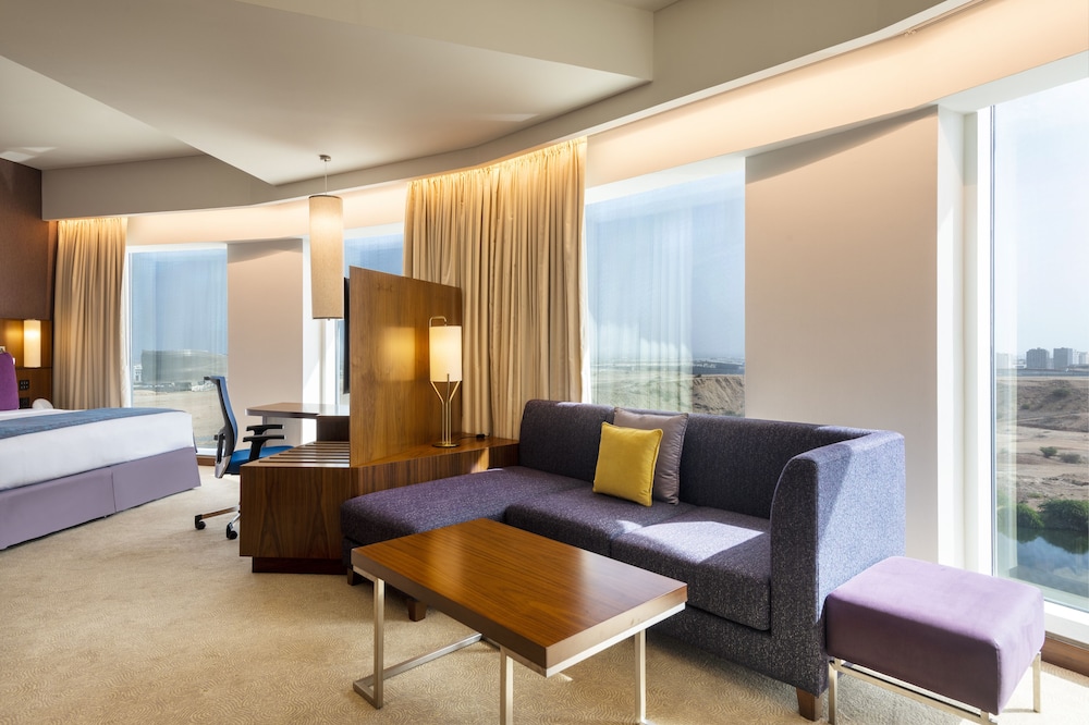 Crowne Plaza Muscat Oman Convention and Exhibition Centre (OCEC) 46/76
