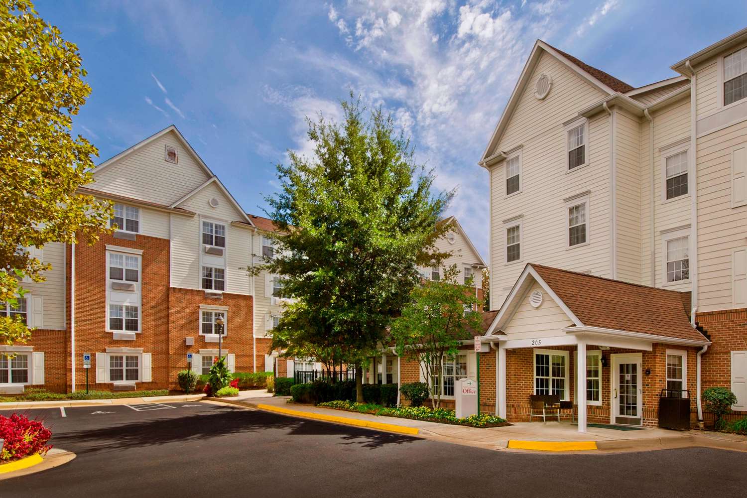 Sonesta Simply Suites Falls Church 14/18