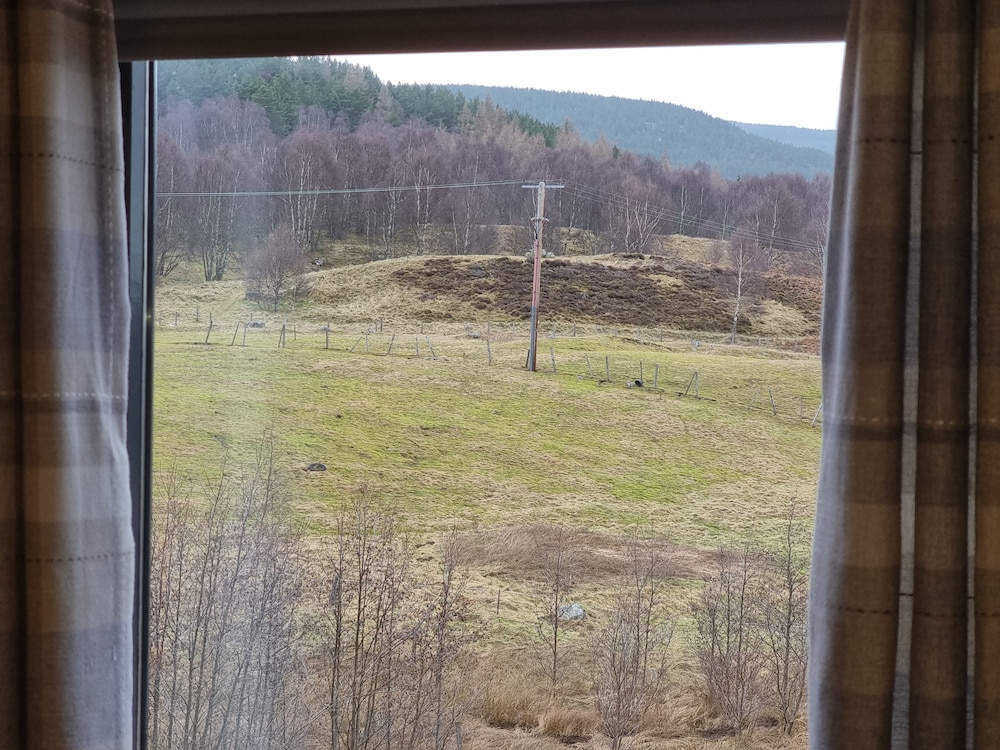 Carn Mhor Bed and Breakfast 41/50