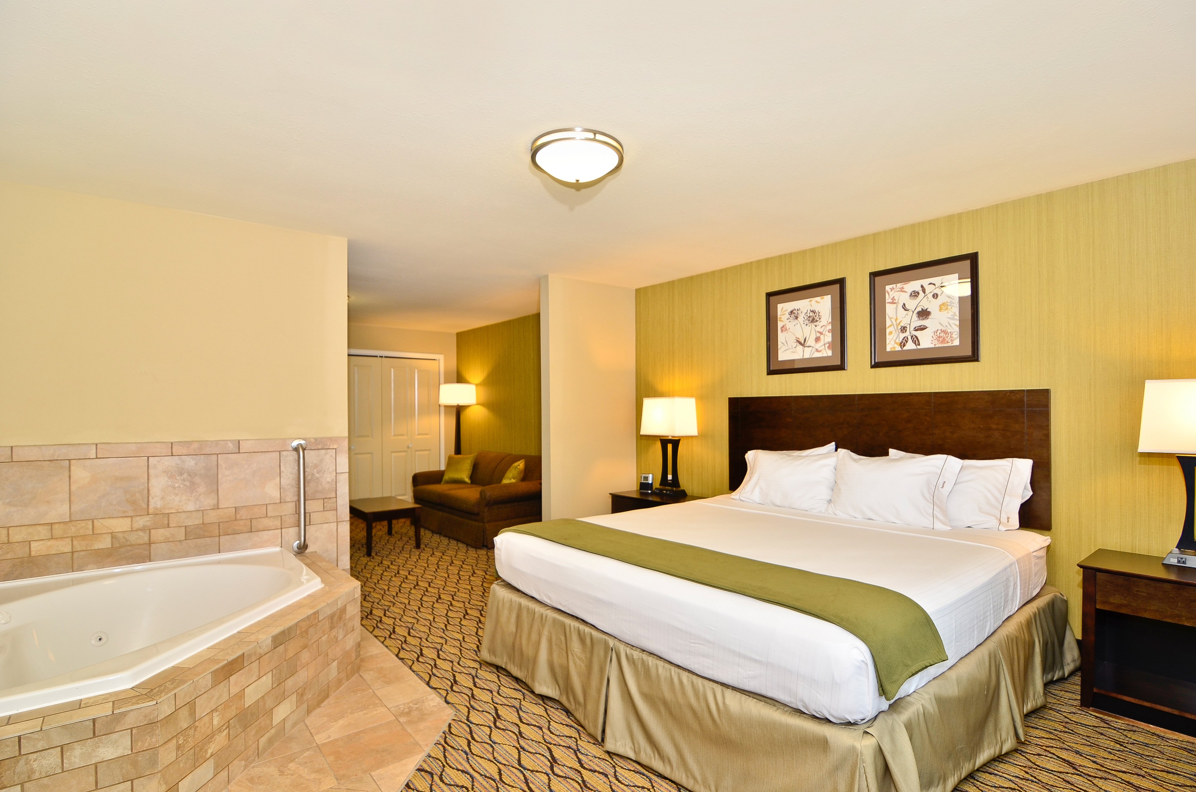 Holiday Inn Express And Suites Williston 11/30