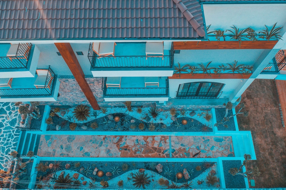 Efsane Hotel 6/40