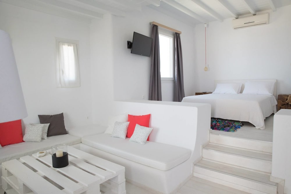 DELUXE, SEA VIEW