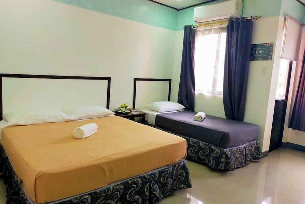 EC Hotel near Laoag Airport by ZUZU 17/34