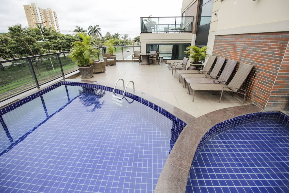 Golden Plaza Hotel 24/50