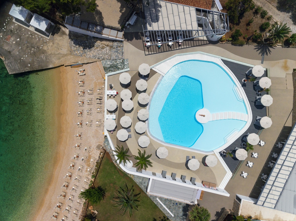 Marpunta Resort 57/65