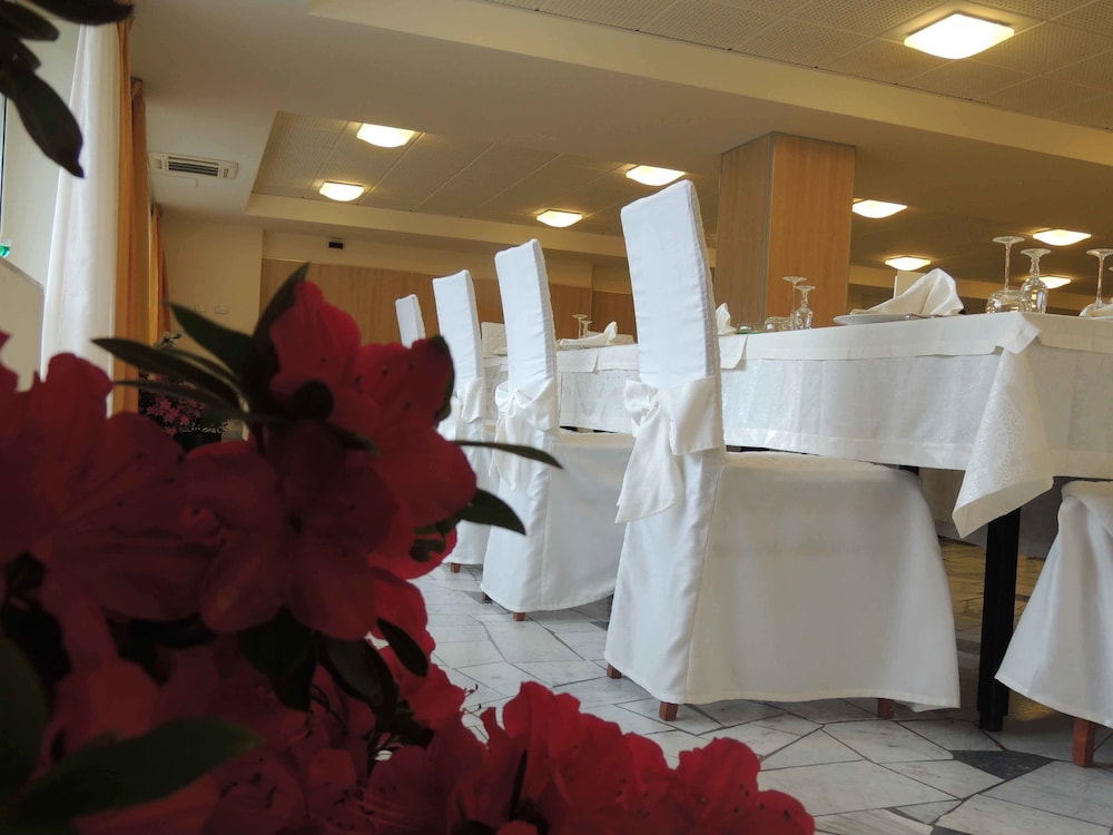 Hotel Delle Rose 40/45