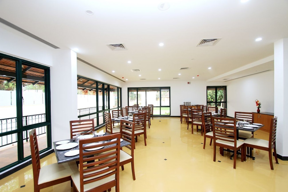 Hotel Dwara 14/15