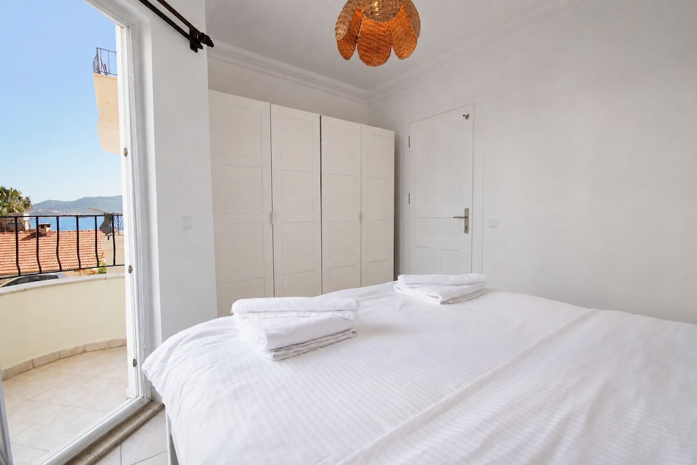 Hideaway, Apartment, Queen Bed, Sea View, 2 Sofa, Hotel Hideaway 2/3