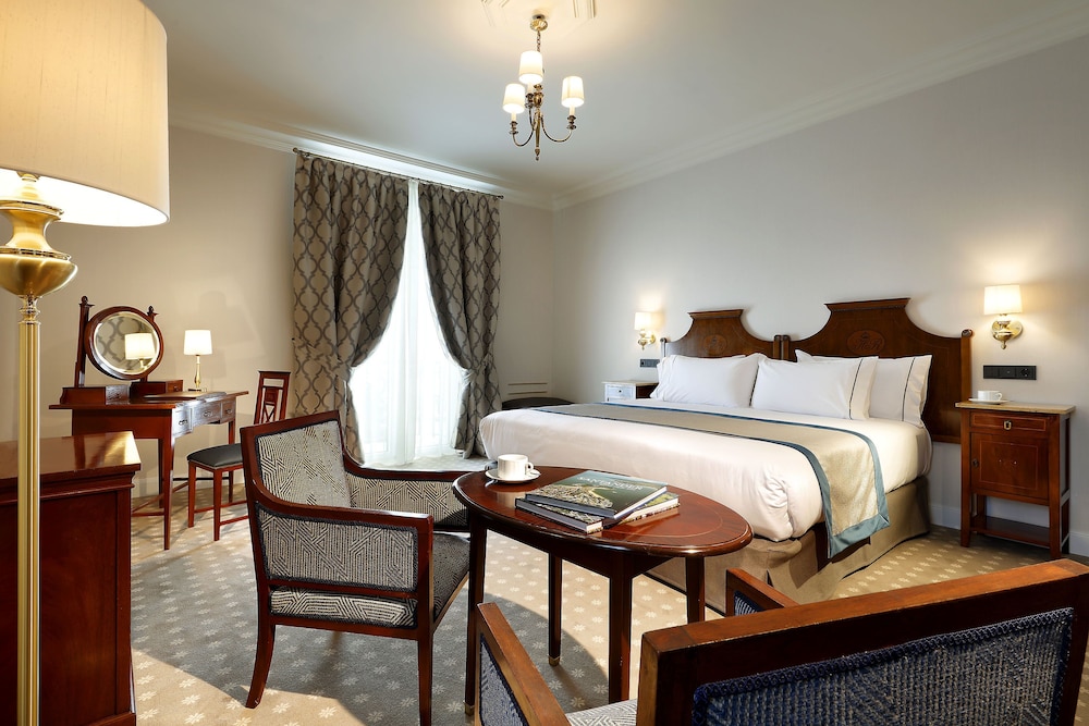 Eurostars Hotel Real 27/76