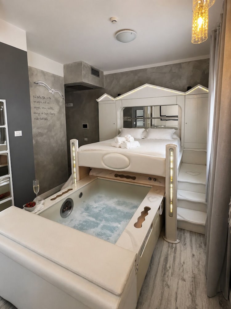 Albergo Butterfly 33/63