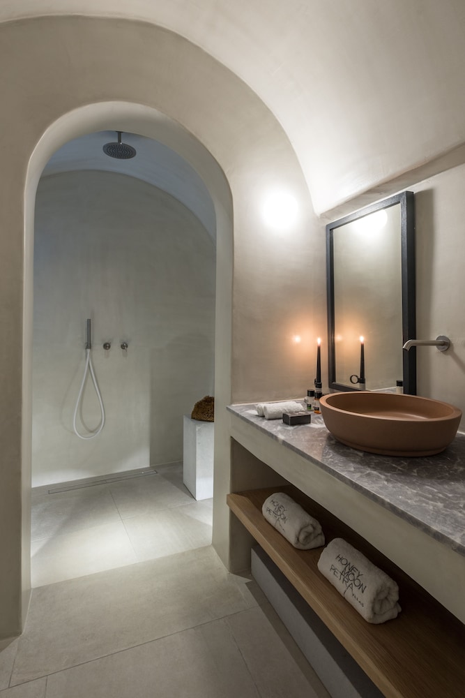 TRADITIONAL, SUITE, CALDERA VIEW, JETTED TUB