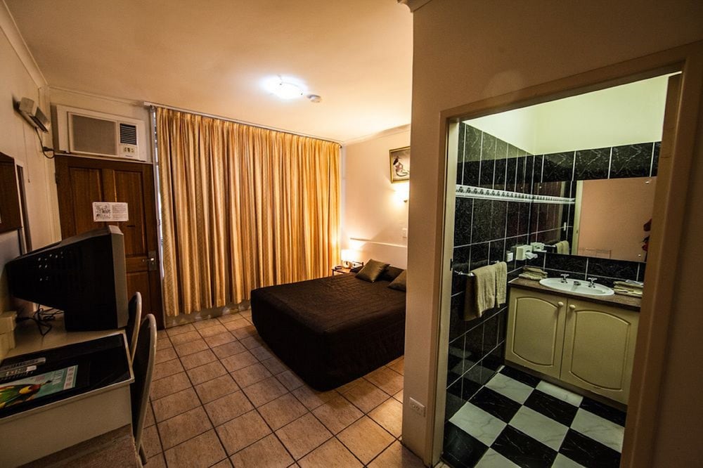 Elkira Court Motel 38/58