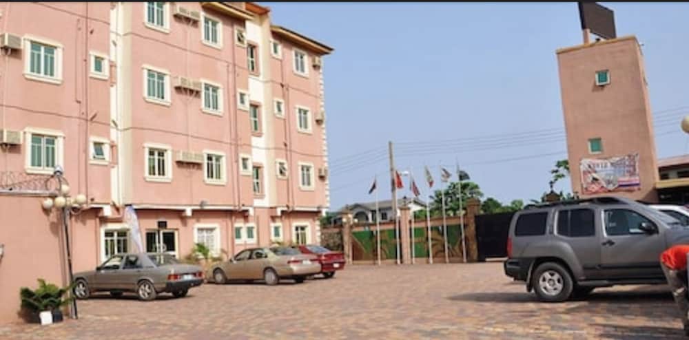 KEVIZ HOTEL 11/15