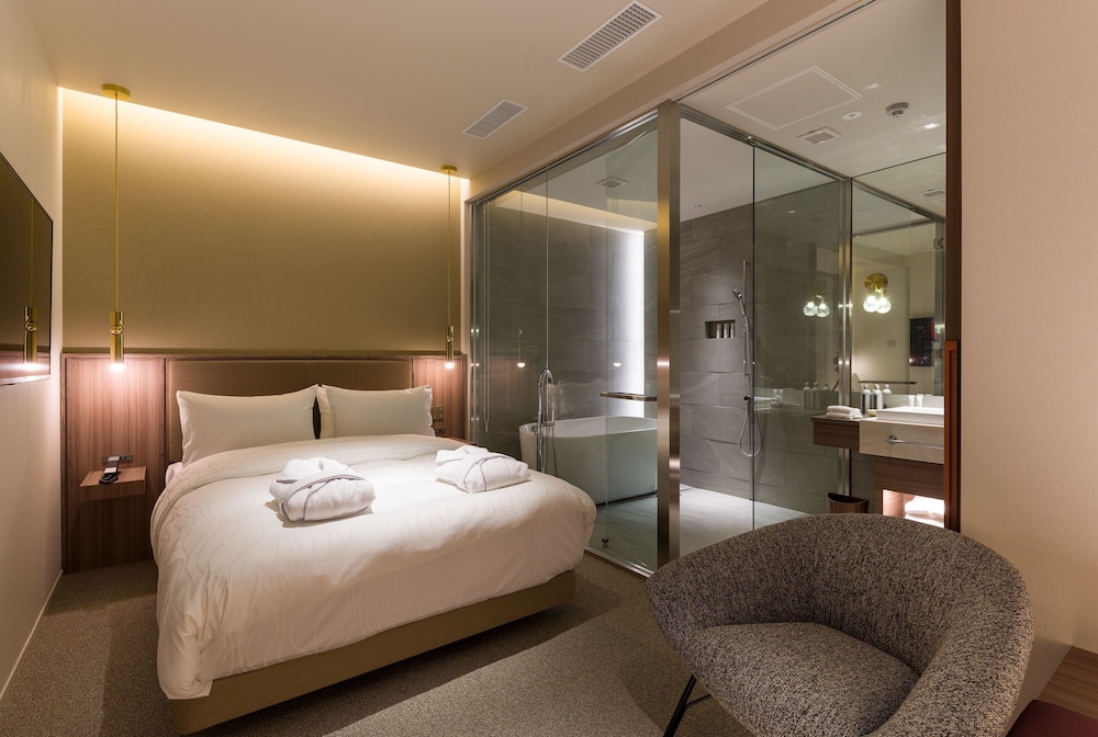 SUPERIOR, DOUBLE BED