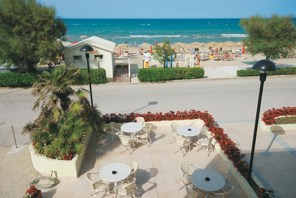 Hotel Caravel 47/50