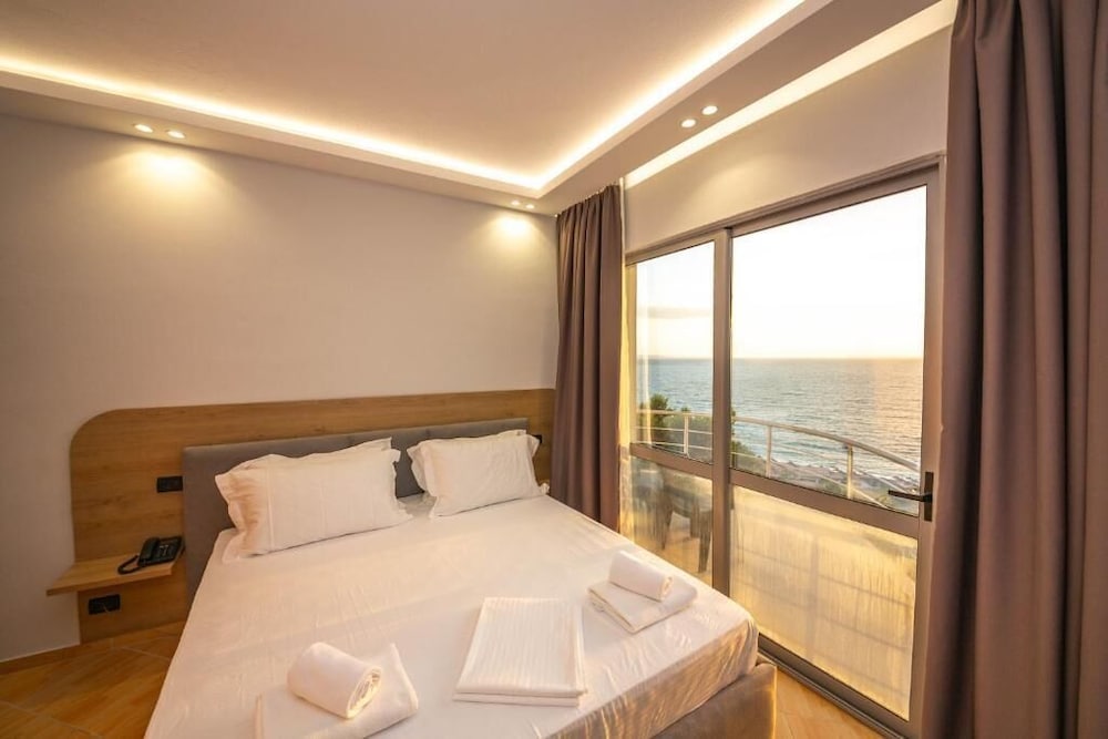 HOTEL SEASIDE SARANDA 29/52