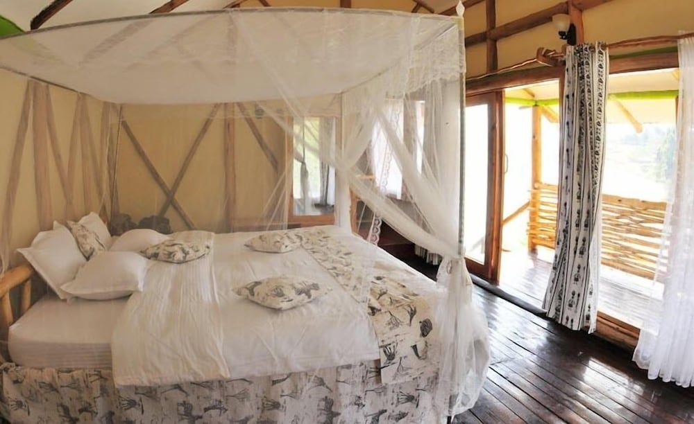 Lake Bunyonyi Rock Resort 6/50