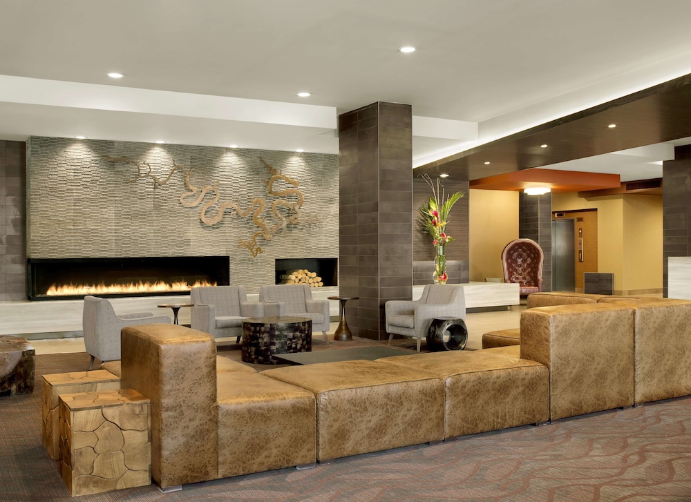 The Broadway Columbia A Doubletree By Hilton 7/41