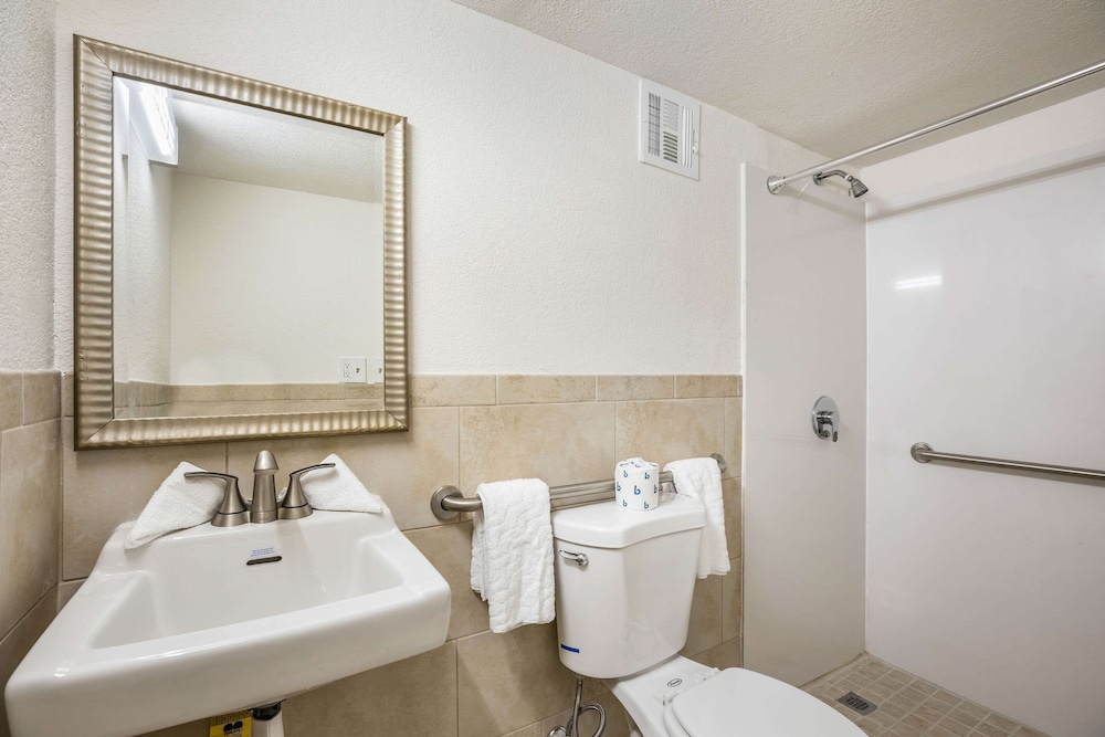 OYO Hotel Orlando Airport 17/32