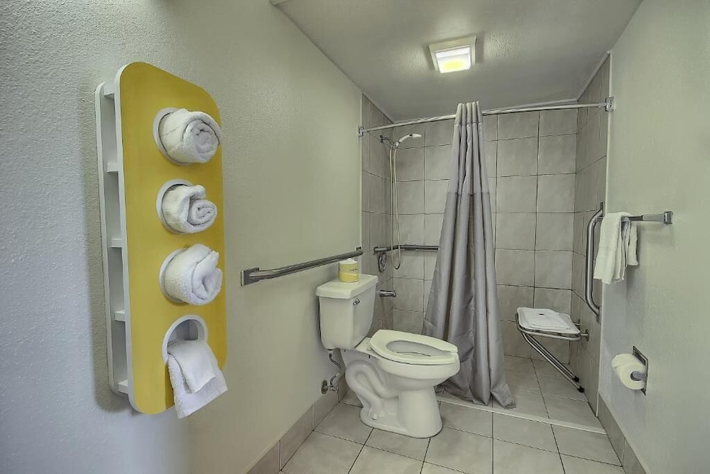 Motel6 Lima, OH 55/56