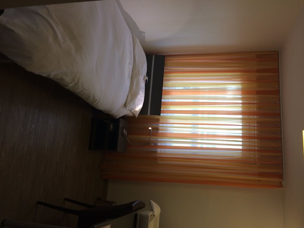 Hotel Du Commerce 32/73