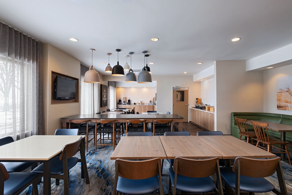 Fairfield by Marriott Inn & Suites Kansas City Airport 25/38