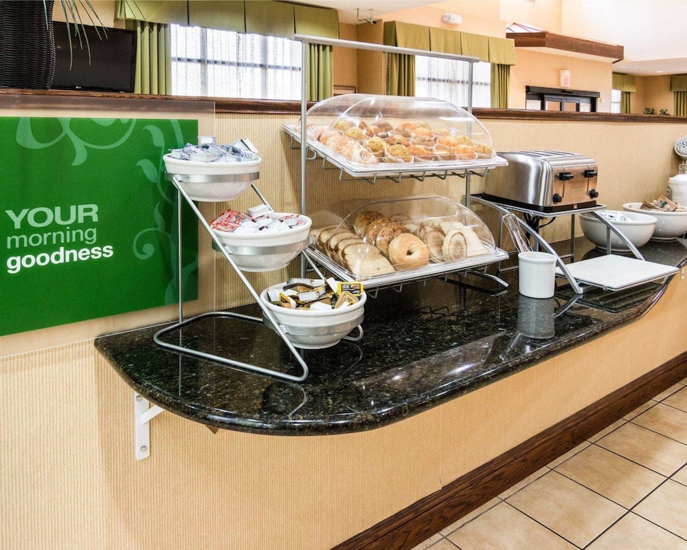 Comfort Suites Nacogdoches 38/44