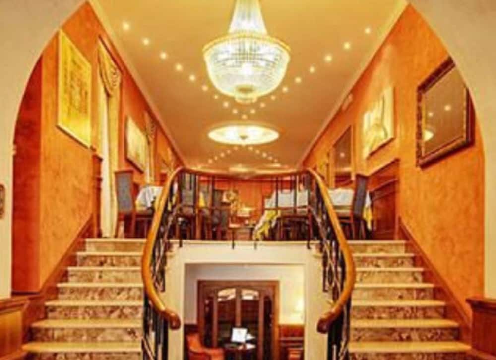 Hotel Raffaello, Sure Hotel Collection By Best Western 62/75