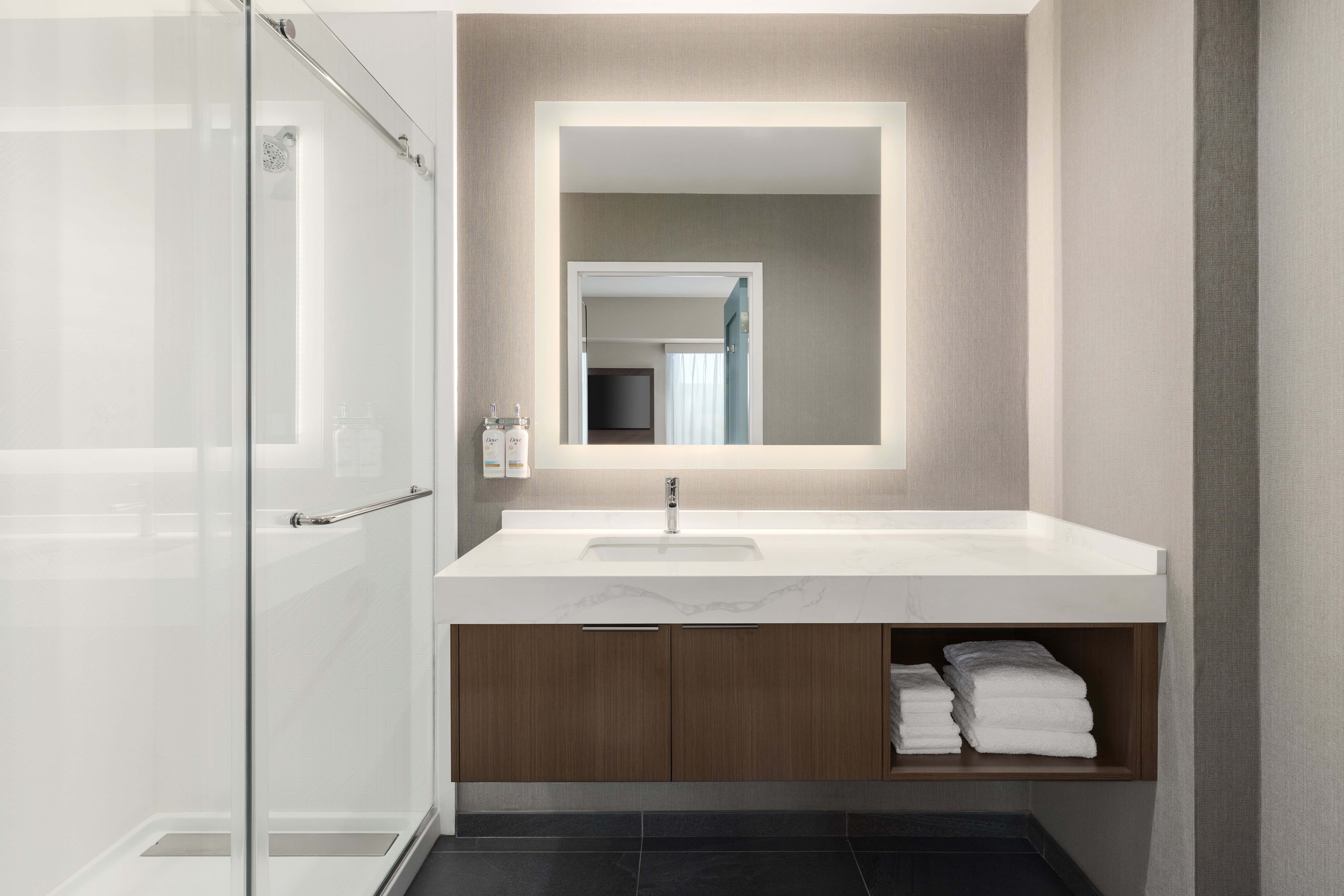 جناح استوديو بسرير كينج، Staybridge Suites Toronto Airport East 5/6