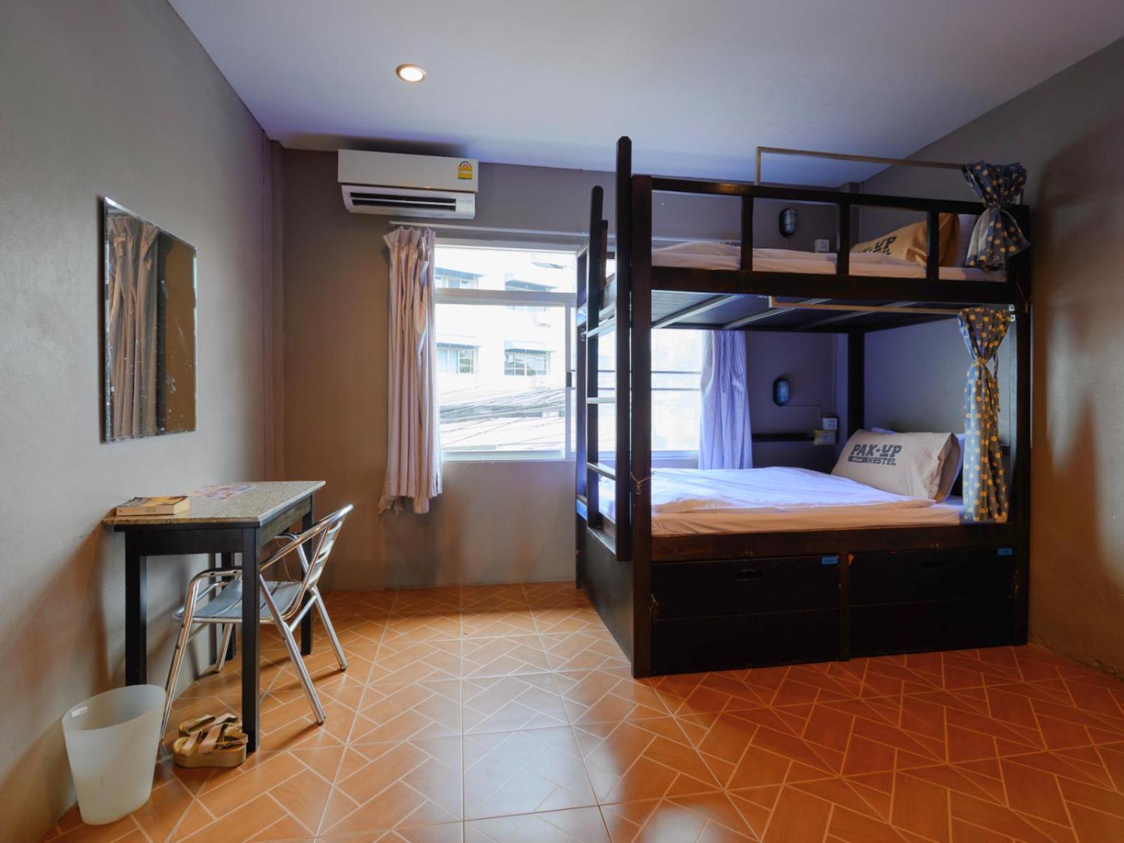 MIXED DORM, 4 BEDS