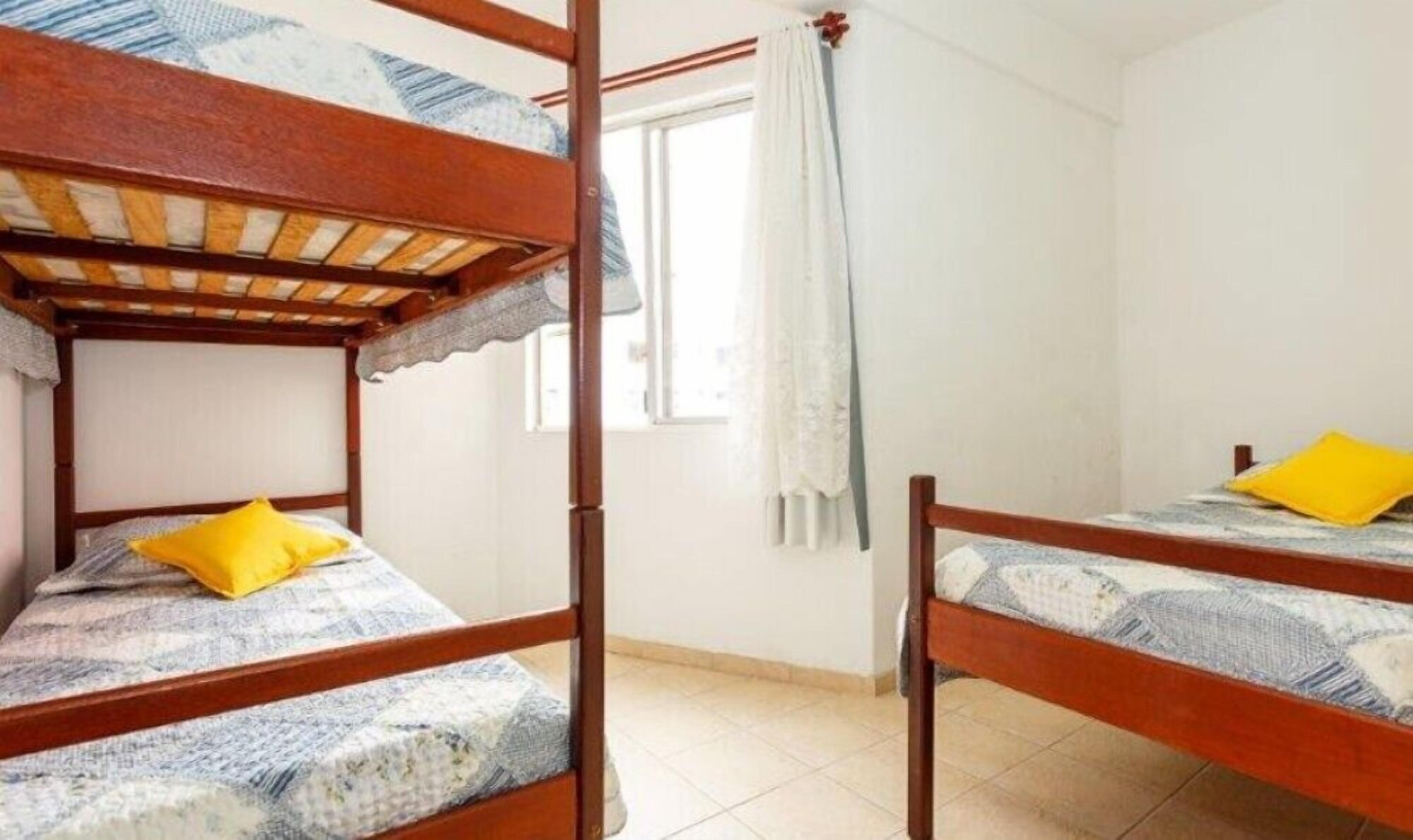 ROOM, QUADRUPLE