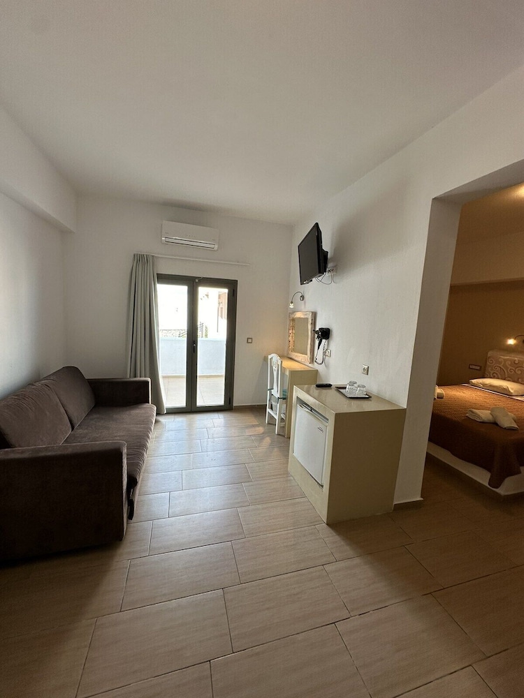 Olympic Hotel 41/56