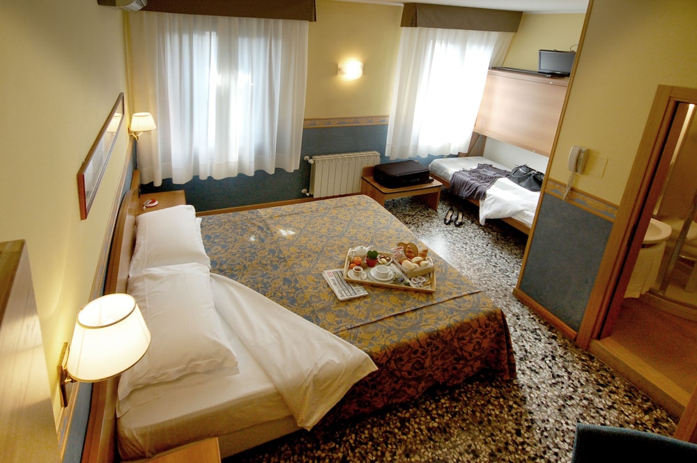 Antica Villa Graziella 28/48