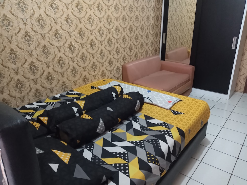 Kemang View by Happy Room by Zuzu 18/34