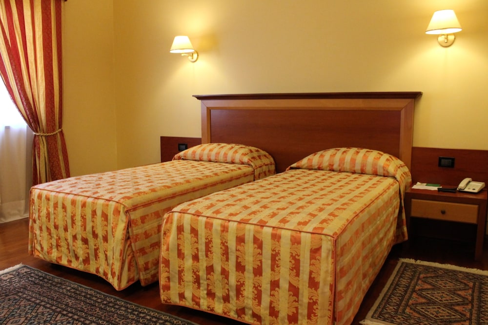 STANDARD, DOUBLE BED