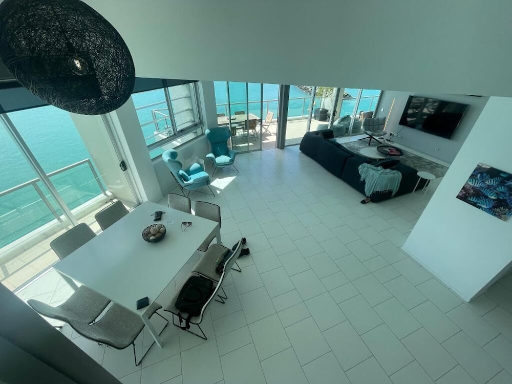 Peninsula Airlie Beach 26/50